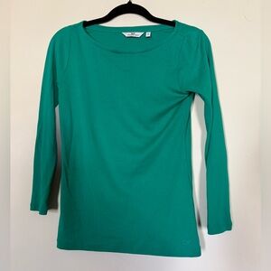 Vineyard Vines- barely used green top. Women’s extra small.